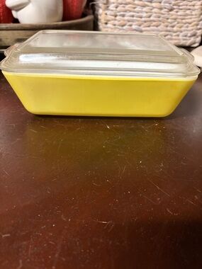 Pyrex Yellow Glass Refrigerator Dish with Clear Lid